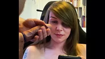 play Kijk niet naar mij. masturberen op onverschillige zwangere vrouw.