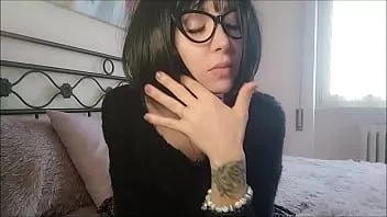 play Mătușa mea vitregă este întotdeauna foarte sexy, dar cu un scutec este și mai sexy