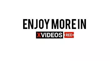 play M-a sfătuit să mă concentrez pe a face videoclipuri de calitate pentru fani, a spus că nu i-ar deranja să apară în următoarele 30 de minute.