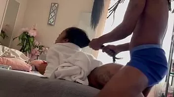 play Zieh sie an den Haaren, während du mich fickst, Papa!