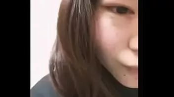 Reproducir Hermosas tetas asiáticas en transmisión en vivo
