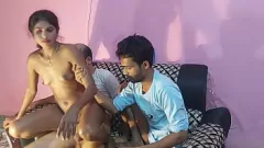 play Desi Village Threesome: Teen Sumona Fucked de Hanif și Manik