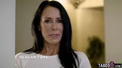 再生 熟女レーガン・フォックスはタブーな出会いで義理の息子アレックス・マックの巨根に抵抗できない