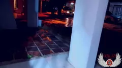 play Le jeune amateur maigre a surpris à se masturber dans la lingerie à travers la fenêtre