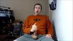 Reproduzir Big Dicked College Boy sai sozinho - tipo Madison Cawthorn