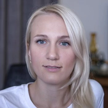 Pornostar Masha Yang
